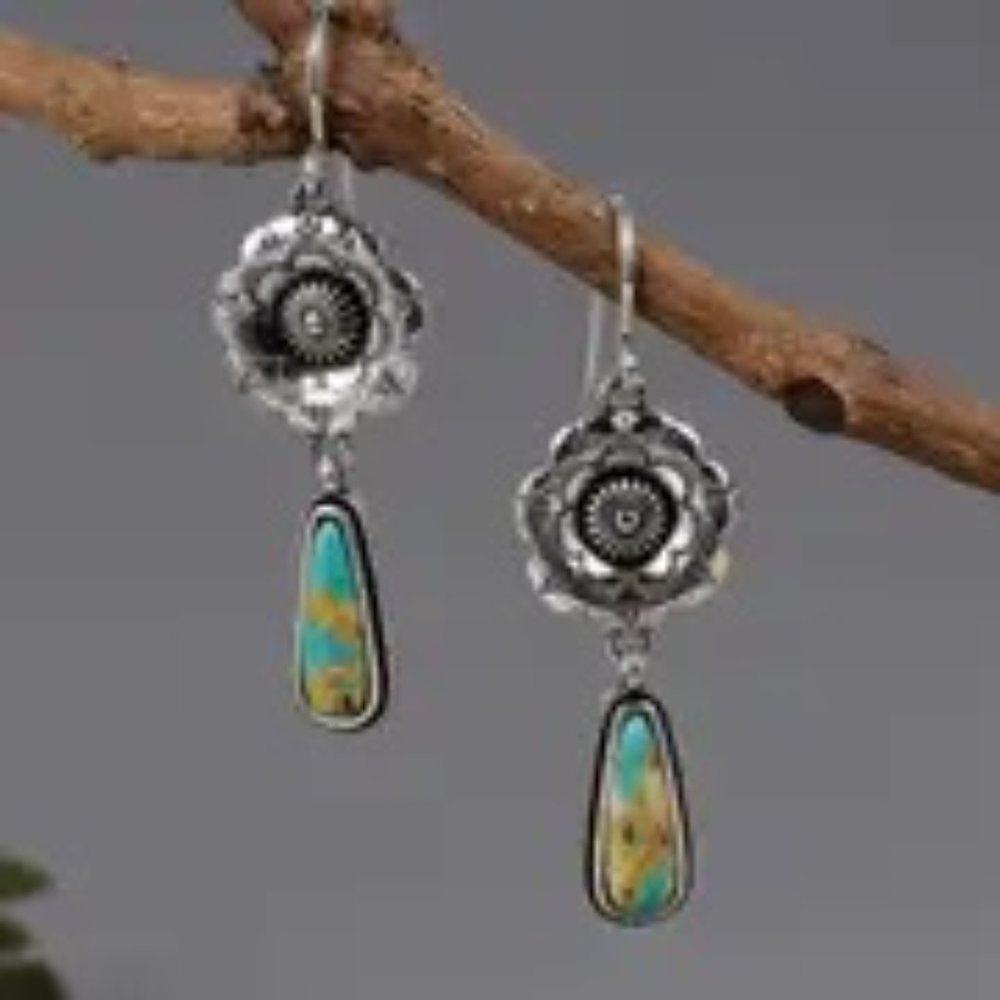 Vintage Bohemia Green Stone Earrings Drop Earrings NEW